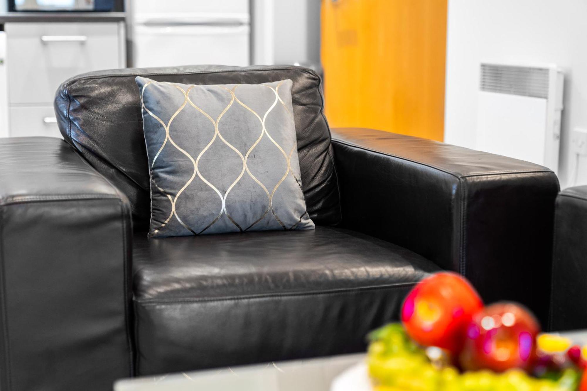 City Centre Apartment - 2 Bedroom - Secure Parking - Top Rated - 201M Birmingham Zewnętrze zdjęcie